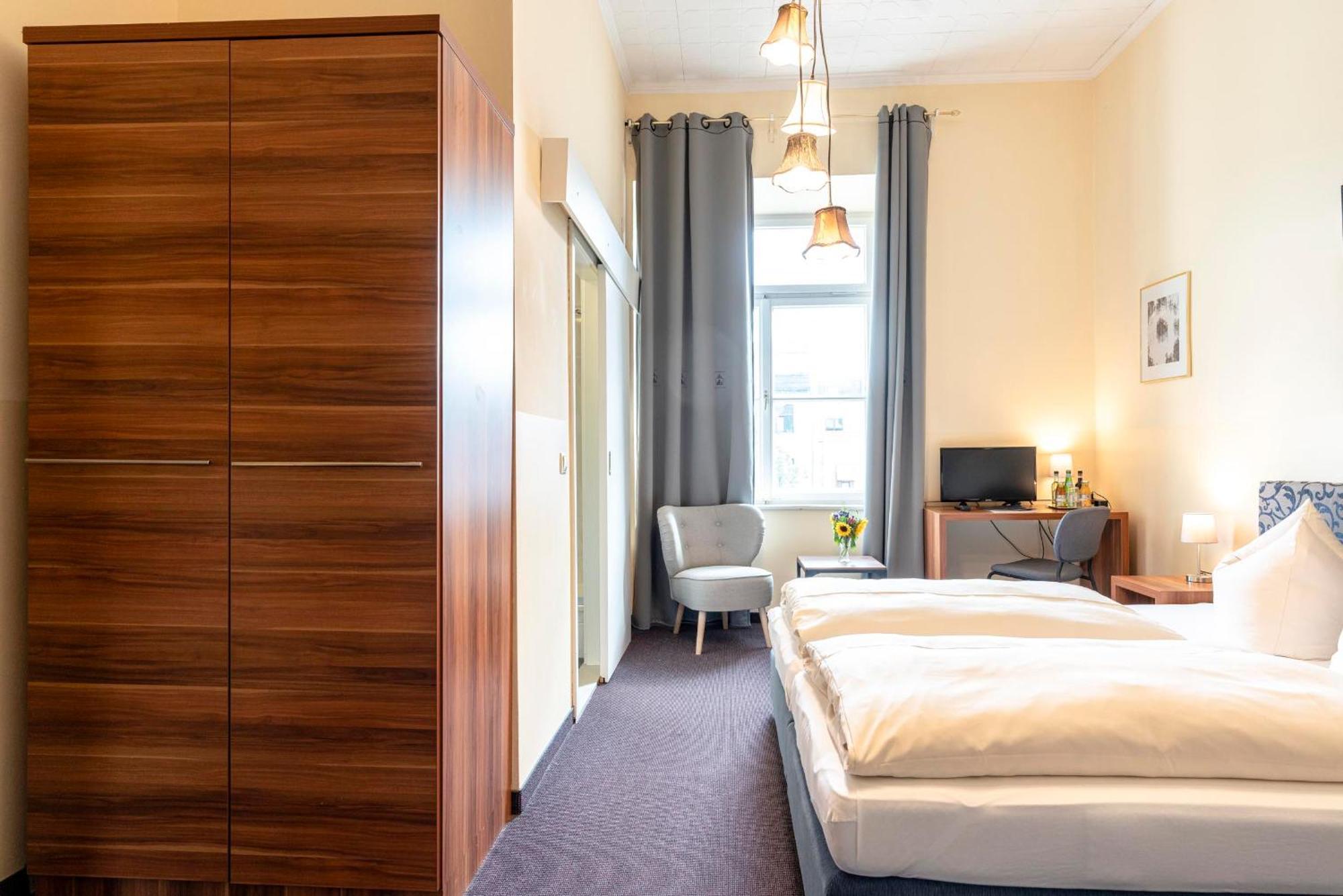 Gasthuis Hotel-pension Am Siegestor 3*