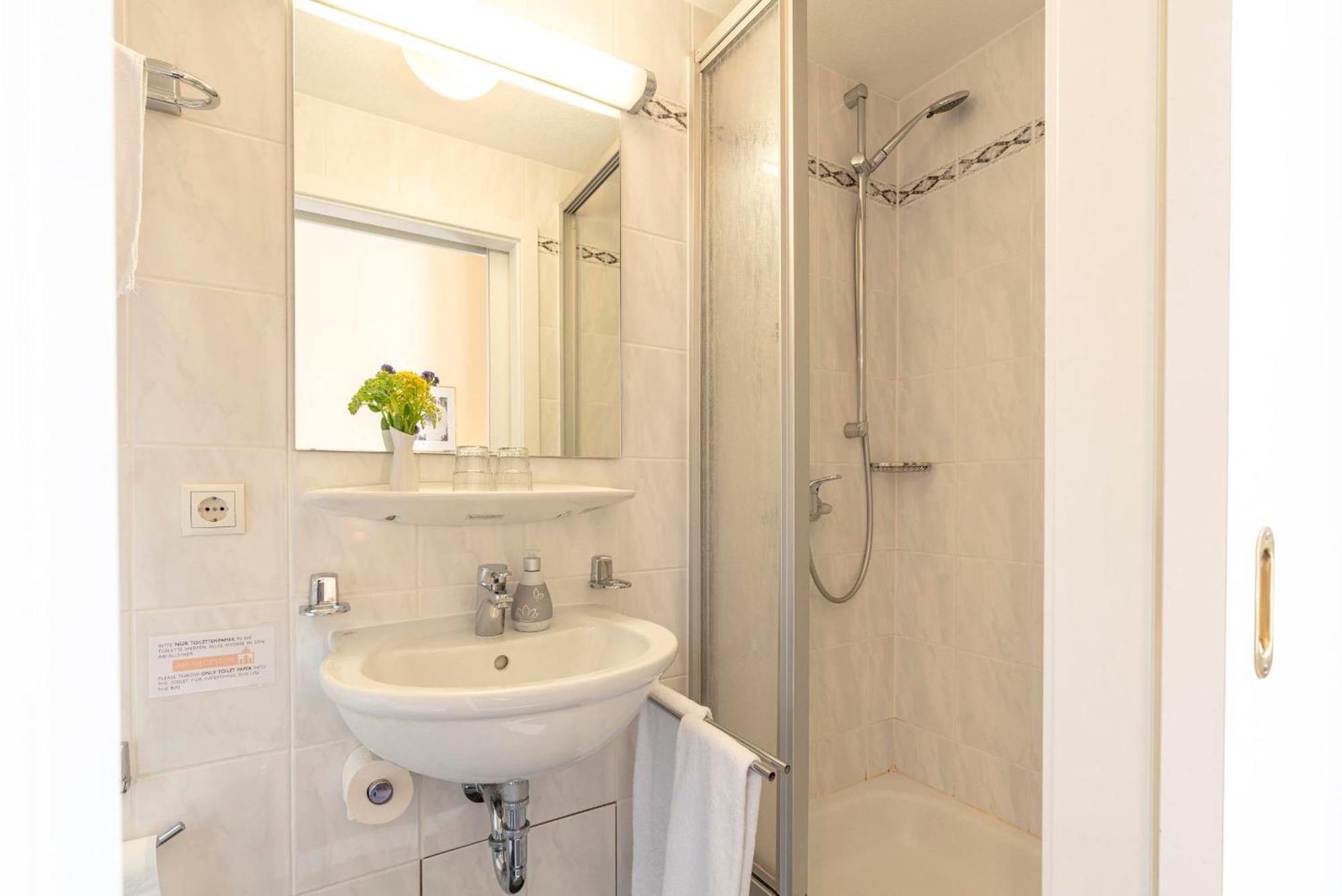 Hotel-pension Am Siegestor 3* Munich