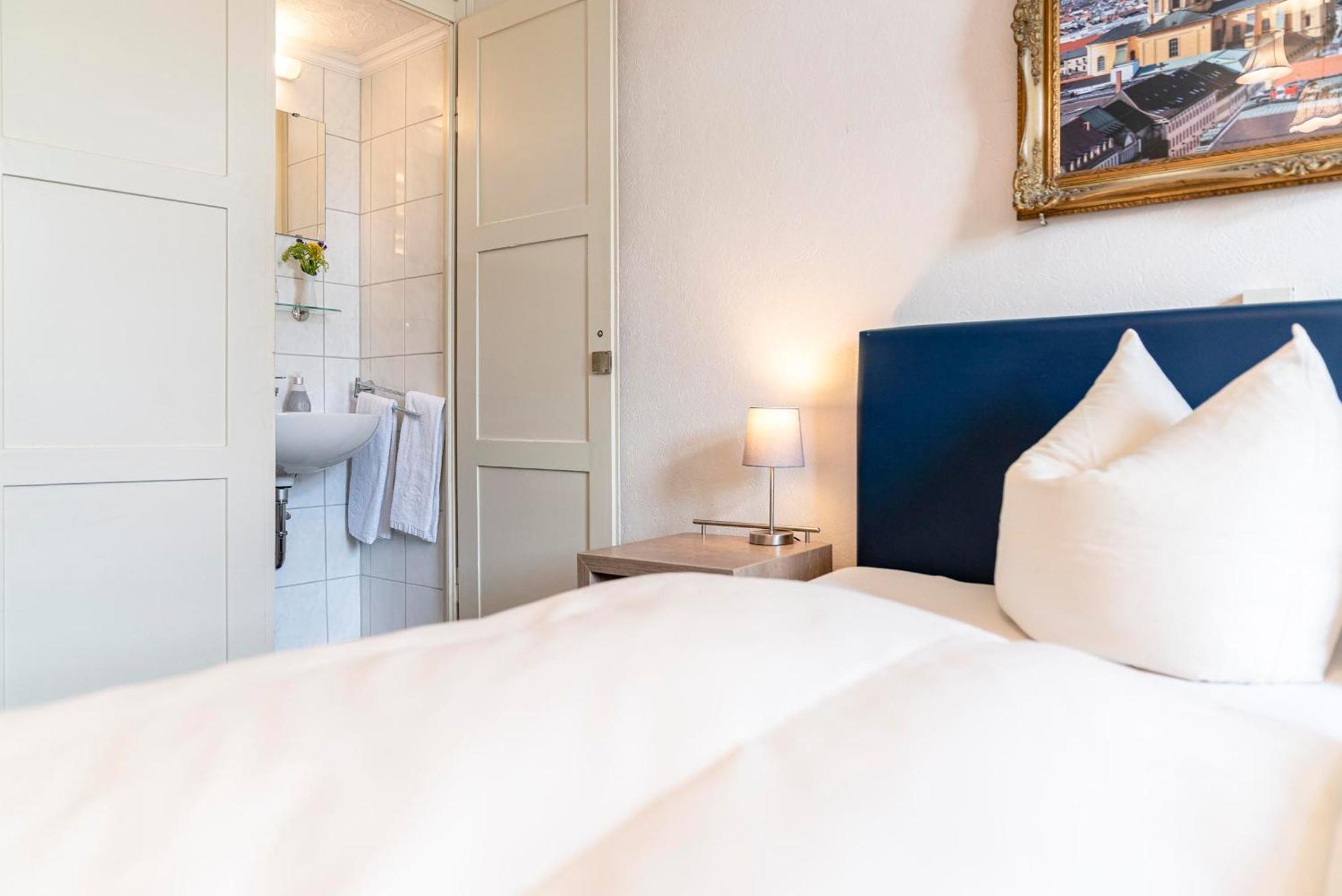 Guest house Hotel-pension Am Siegestor Munich