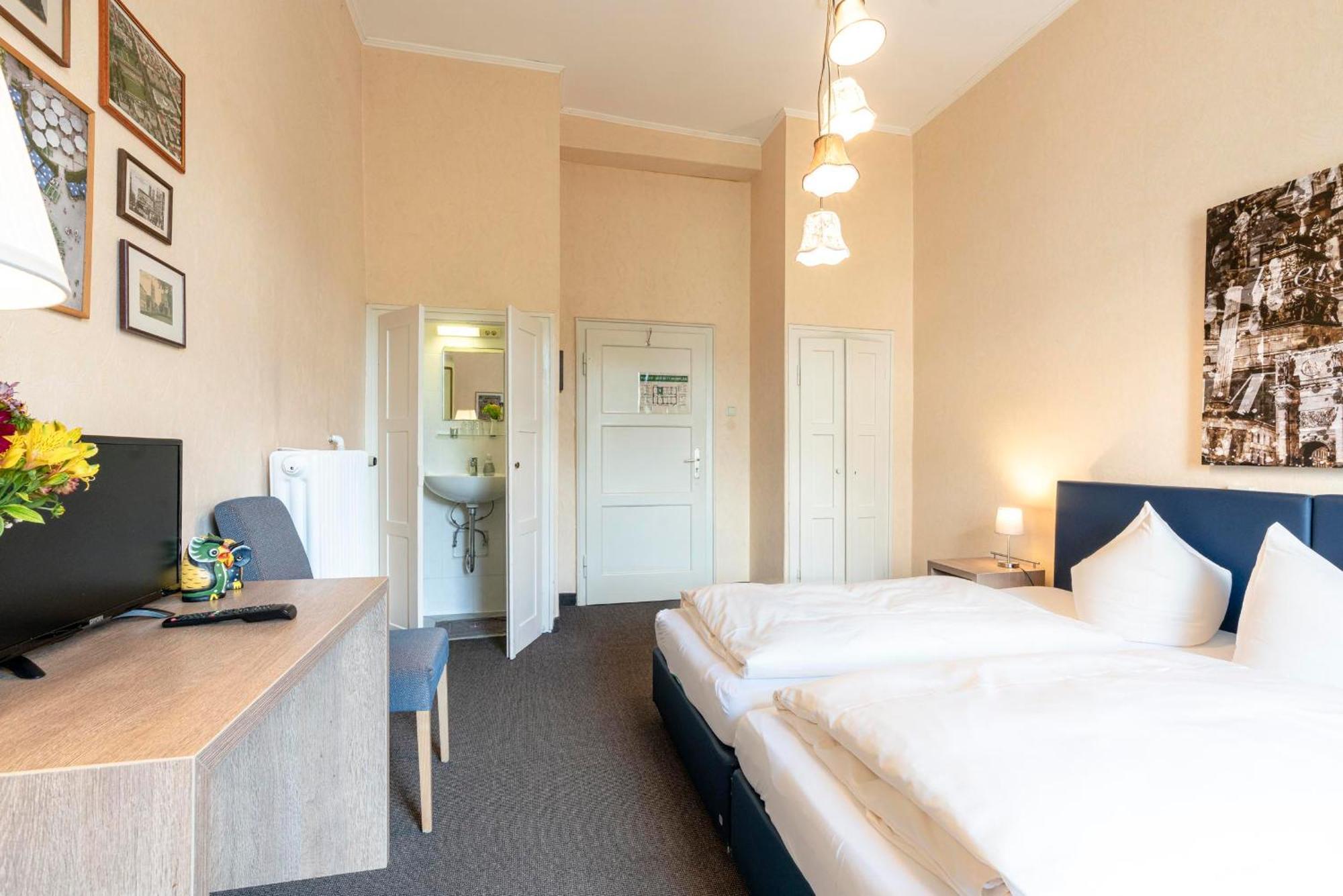 Guest house Hotel-pension Am Siegestor